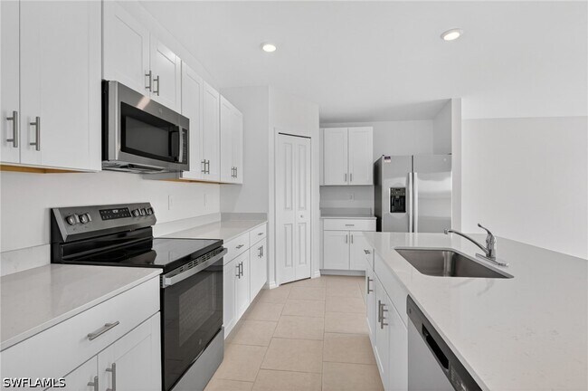 Building Photo - 11621 Savanna Lks Blvd