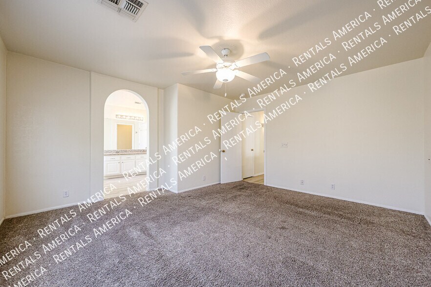 Building Photo - 2454 E Orchid Ln