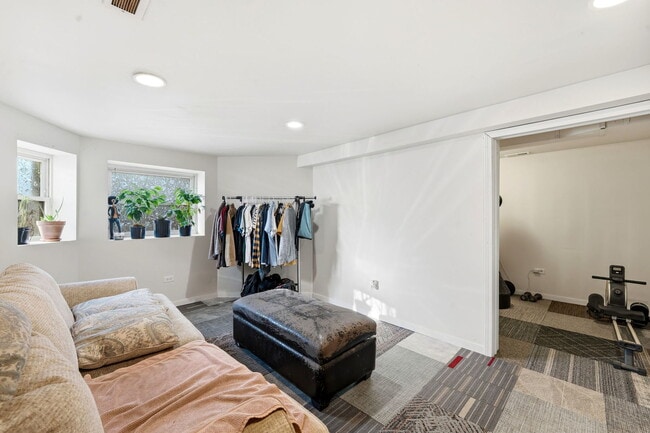 Building Photo - 1637 S St Louis Ave