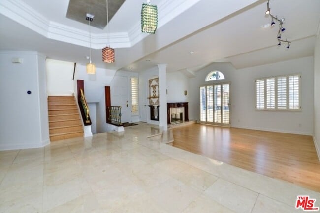 Building Photo - 6473 Zuma View Pl
