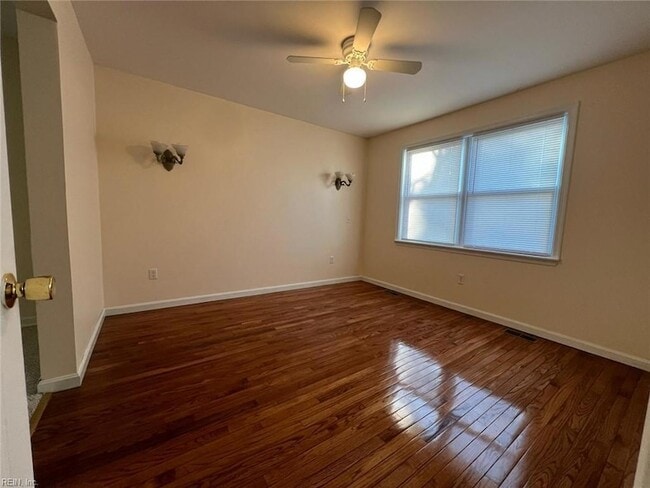 Building Photo - 4556 Dora Cir