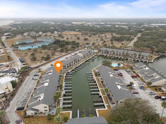 Building Photo - 1902 Bayhouse Dr