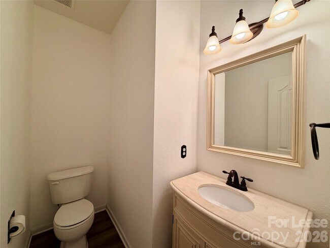 Building Photo - 10968 Princeton Village Dr