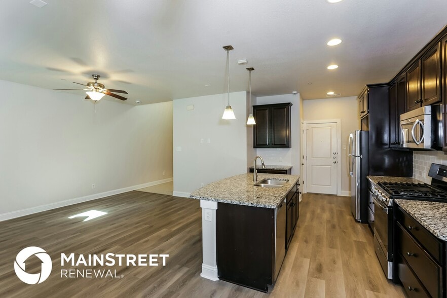 Building Photo - 1007 Brook Forest Ln