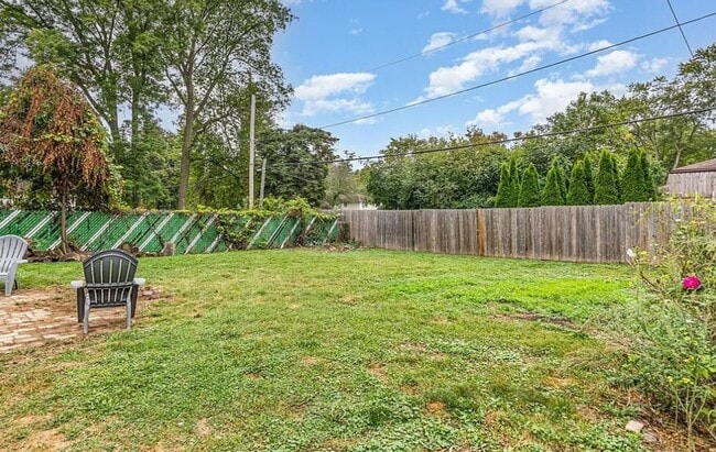 Building Photo - 3-Bedroom Home with Large Backyard For Rent!