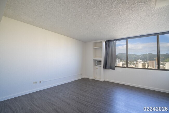 Building Photo - Studio in Hawaiian Monarch