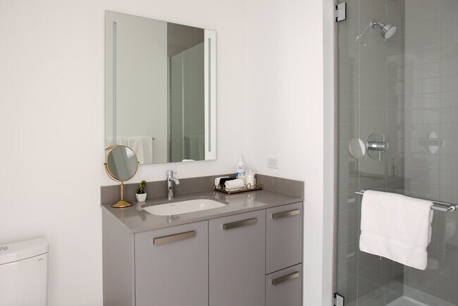 Building Photo - 60 E Randolph St