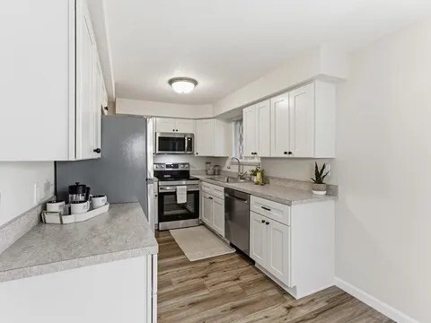 Building Photo - 84 Fuller St