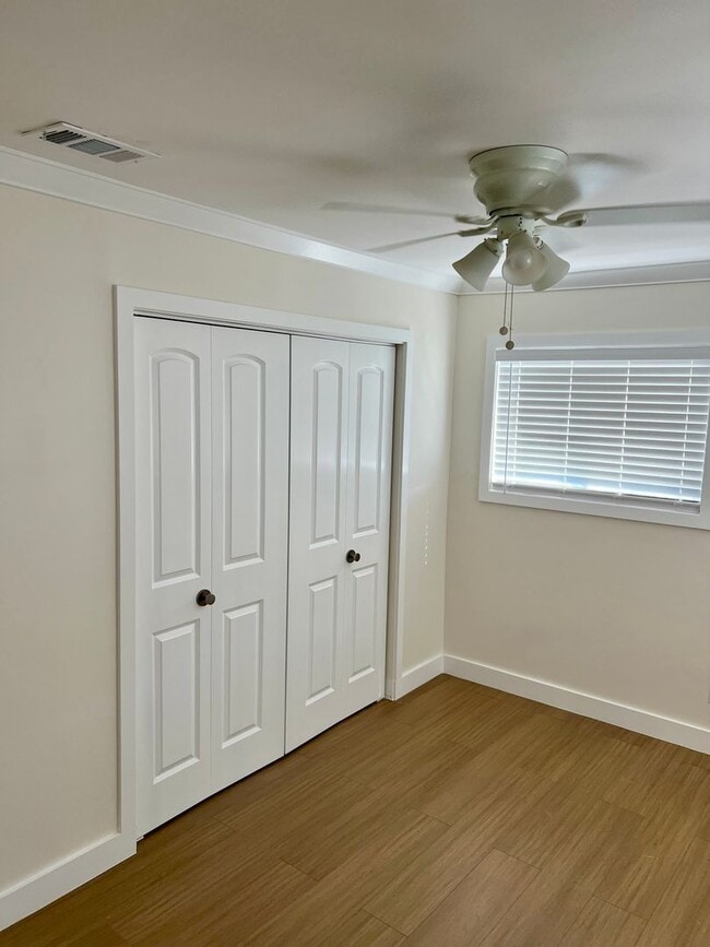 Building Photo - 2134 Wayside St