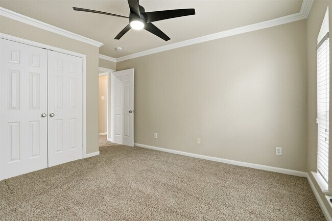 Building Photo - 10358 Grandbrook Dr