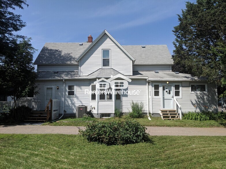 Primary Photo - 613 Bay St