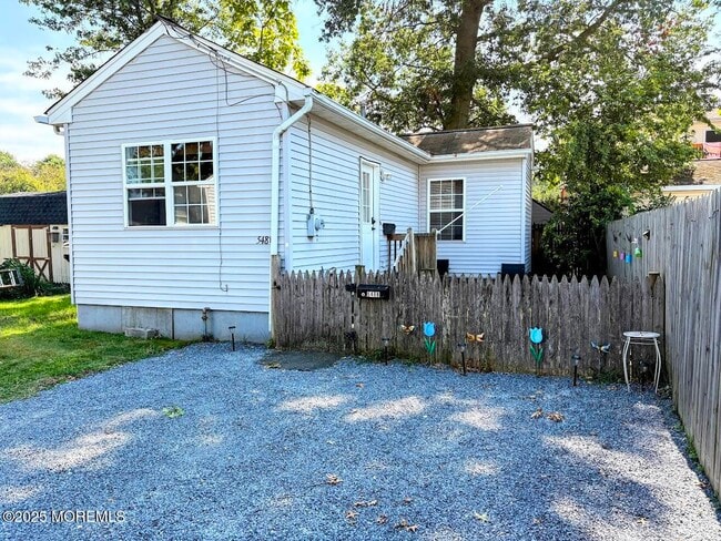 Primary Photo - 548 Clark Ave