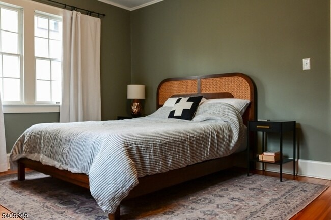 Building Photo - 12 Central Ave