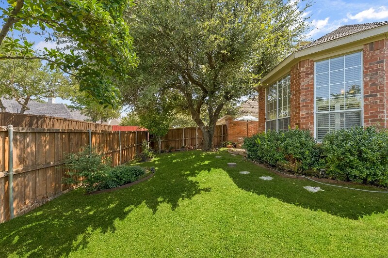 Building Photo - 4441 English Oak Dr