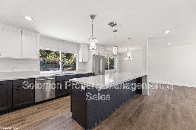 Building Photo - 315 Cerro St