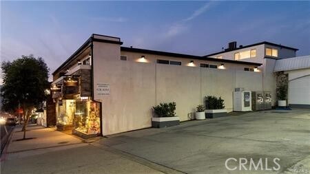 Building Photo - 577 Ramona Ave