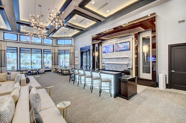 Building Photo - 9368 Eden Roc Ct