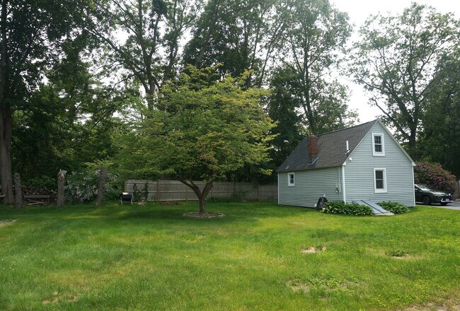 Building Photo - 301 Concord Rd