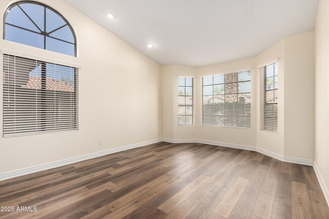 Building Photo - 1517 W Islandia Dr