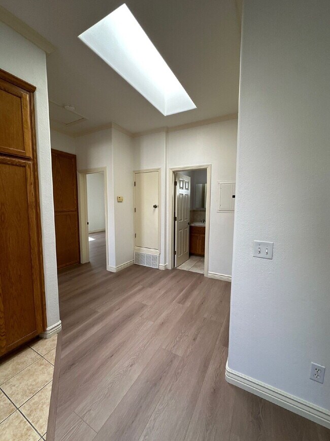 Building Photo - Spacious 2BR/2BA Single-Level ADU with Private Courtyard