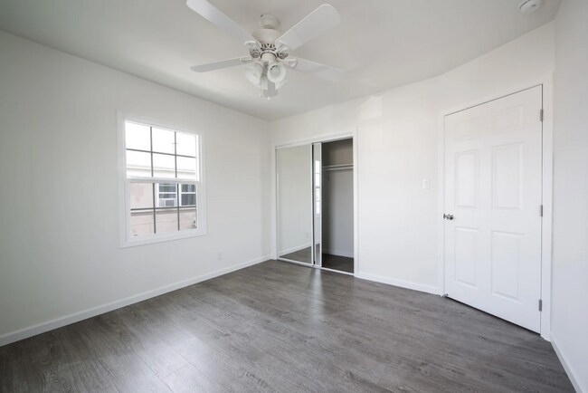 Building Photo - Completely Remodeled 2 Bed 1 Bath in the h...