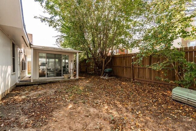 Building Photo - 11120 Amaranth Ln