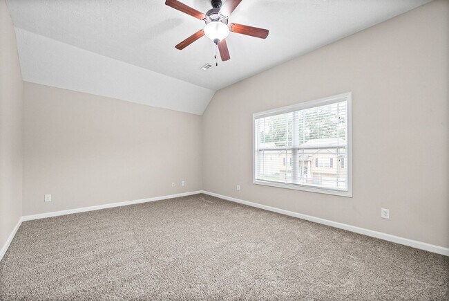 Building Photo - 880 Cherry Blossom Ln