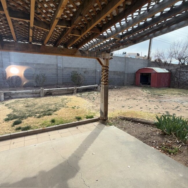 Building Photo - Beautifully updated, Spacious 3-bedroom, 2-bath home in popular NE Heights