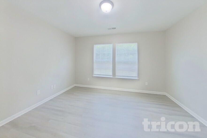 Building Photo - 344 Longfellows Ln