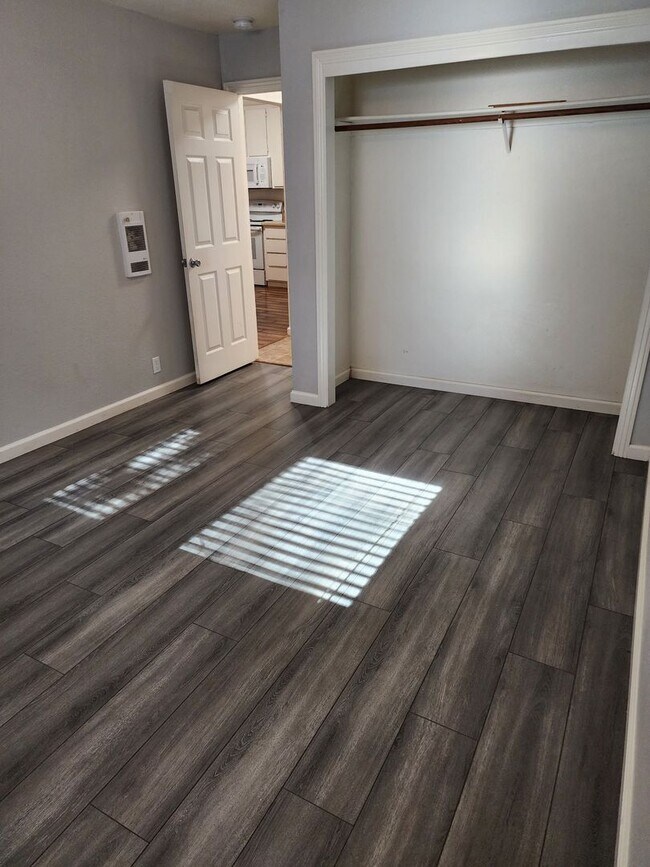 Building Photo - 2 Bedrooms in Pollock Pines Available May 1st