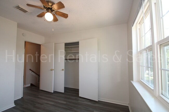 Building Photo - Two Story Willowsprings Home