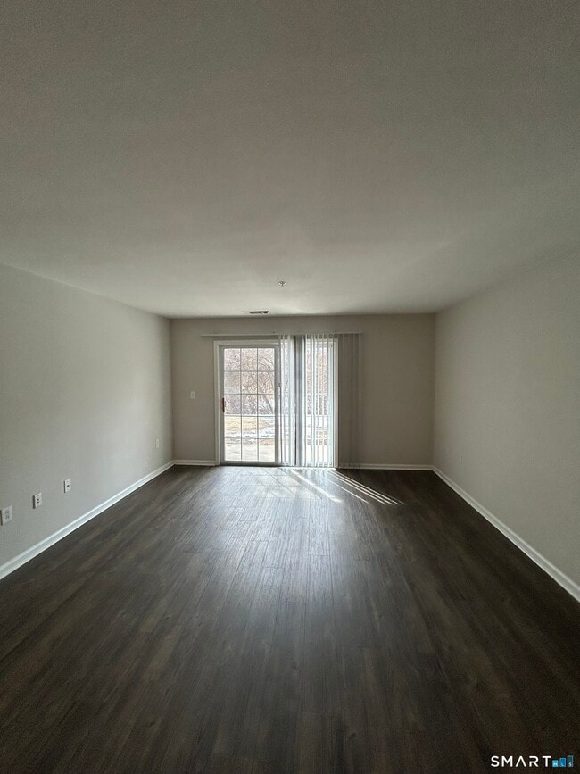Building Photo - 138 Hollow Tree Ridge Rd
