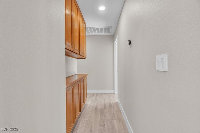 Building Photo - 2312 Fairbourne Way