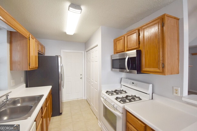 Building Photo - 402 Sherrels Ford