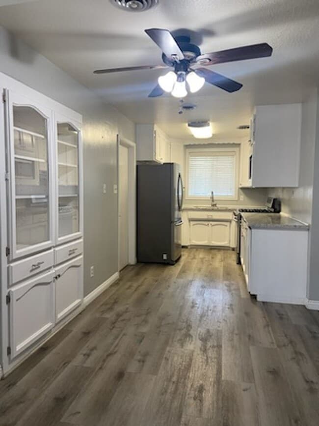 Building Photo - NEWLY REMODLED 3 BEDROOM HOUSE IN MARYSVILLE