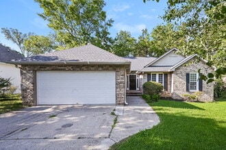 Building Photo - 606 Knollwood Dr