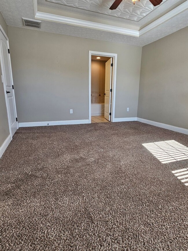 Building Photo - 110 Naples Ct