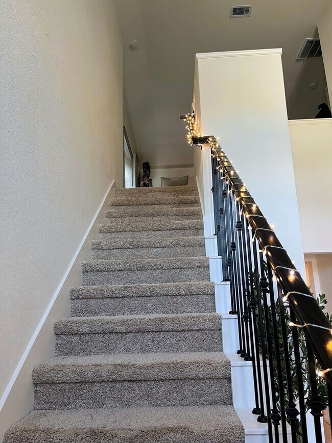 Building Photo - 10526 Wagner St