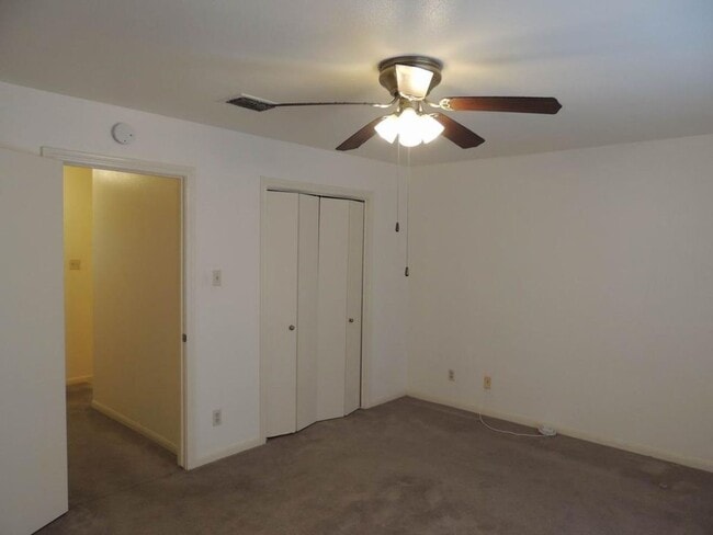 Building Photo - 8870 Kempwood Dr