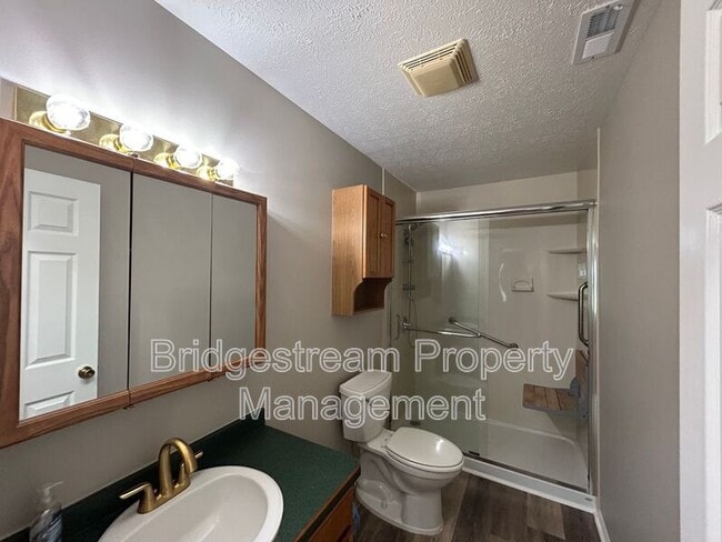 Building Photo - 2460 Rondowa Ave