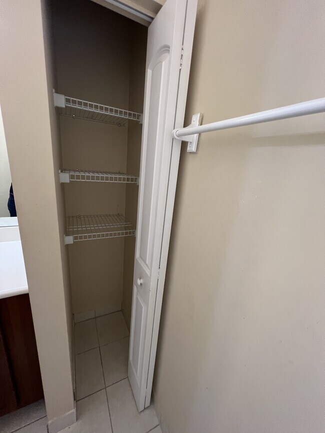 Building Photo - 3530 NW 29th Ct