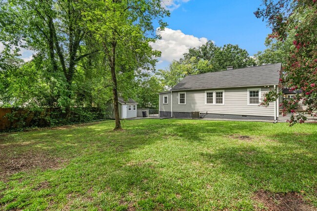 Building Photo - 2408 Cascadilla St