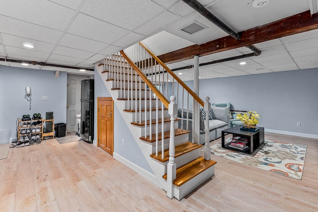 Building Photo - 409 Mount Vernon St