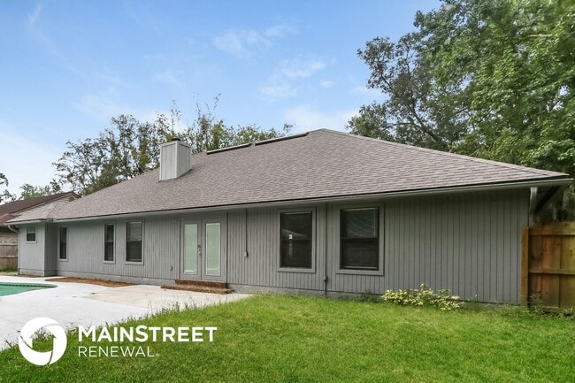 Building Photo - 533 Majestic Wood Dr