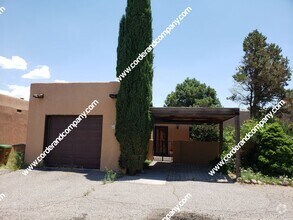 Building Photo - Southwestern 2 Bedroom, 2 Bathroom, 1 Car ...