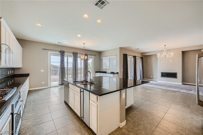 Building Photo - 12165 Edgehurst Ct