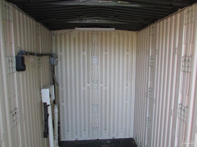 Building Photo - 3102 E De Soto St