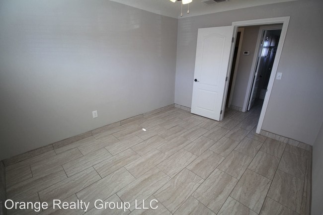 Building Photo - 420 S Maryland Pkwy