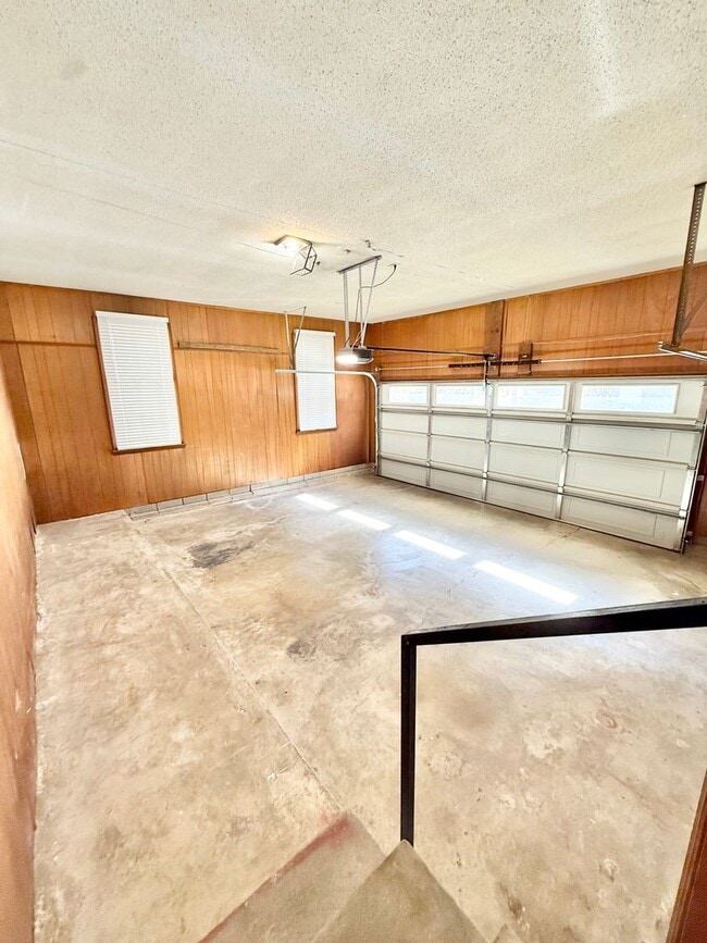 Building Photo - 130 Valley Club Cir