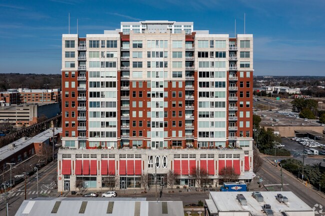 Primary Photo - 400 W North St